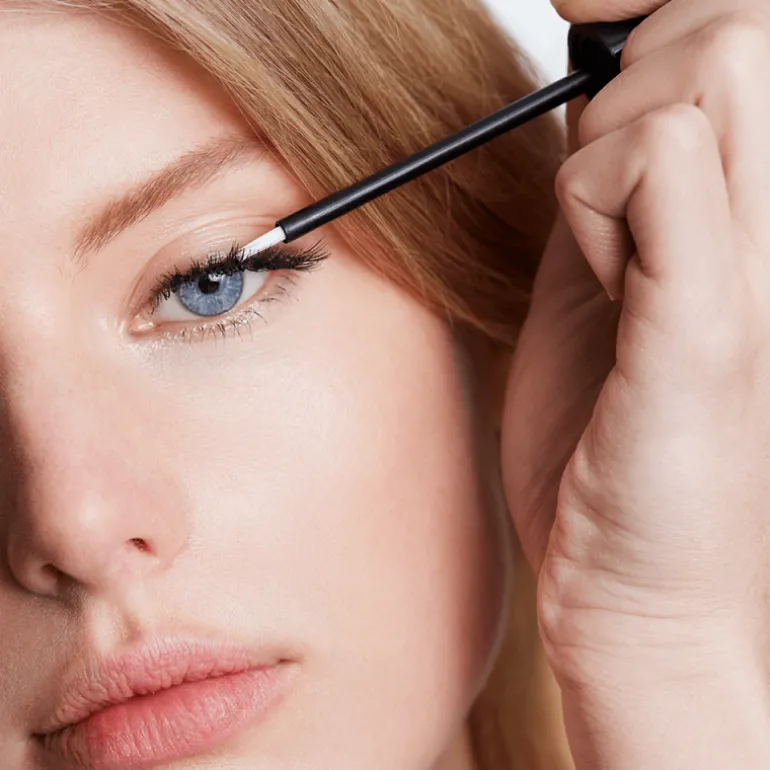 EYELASH AWAKENING SERUM