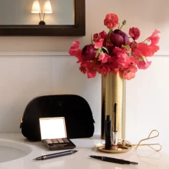 INTENSIFYING LIQUID EYELINER BLACK