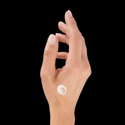 MOISTURIZING WITH A CREAM 50 ML